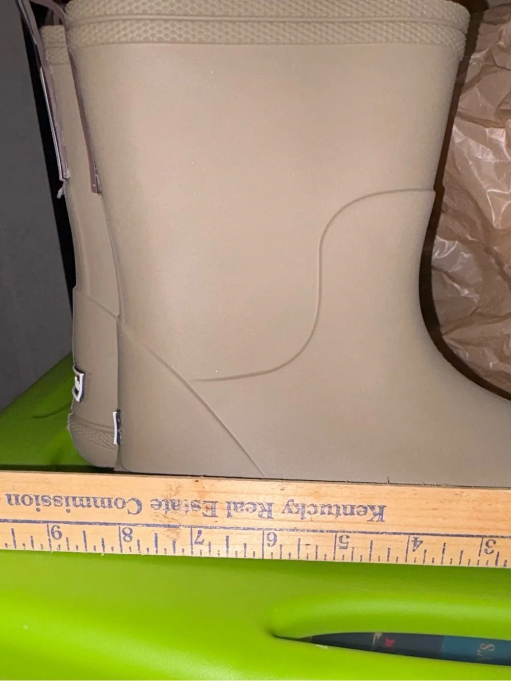 Kids Waterproof Rain Boots - Taupe looking it up it’s a size 4